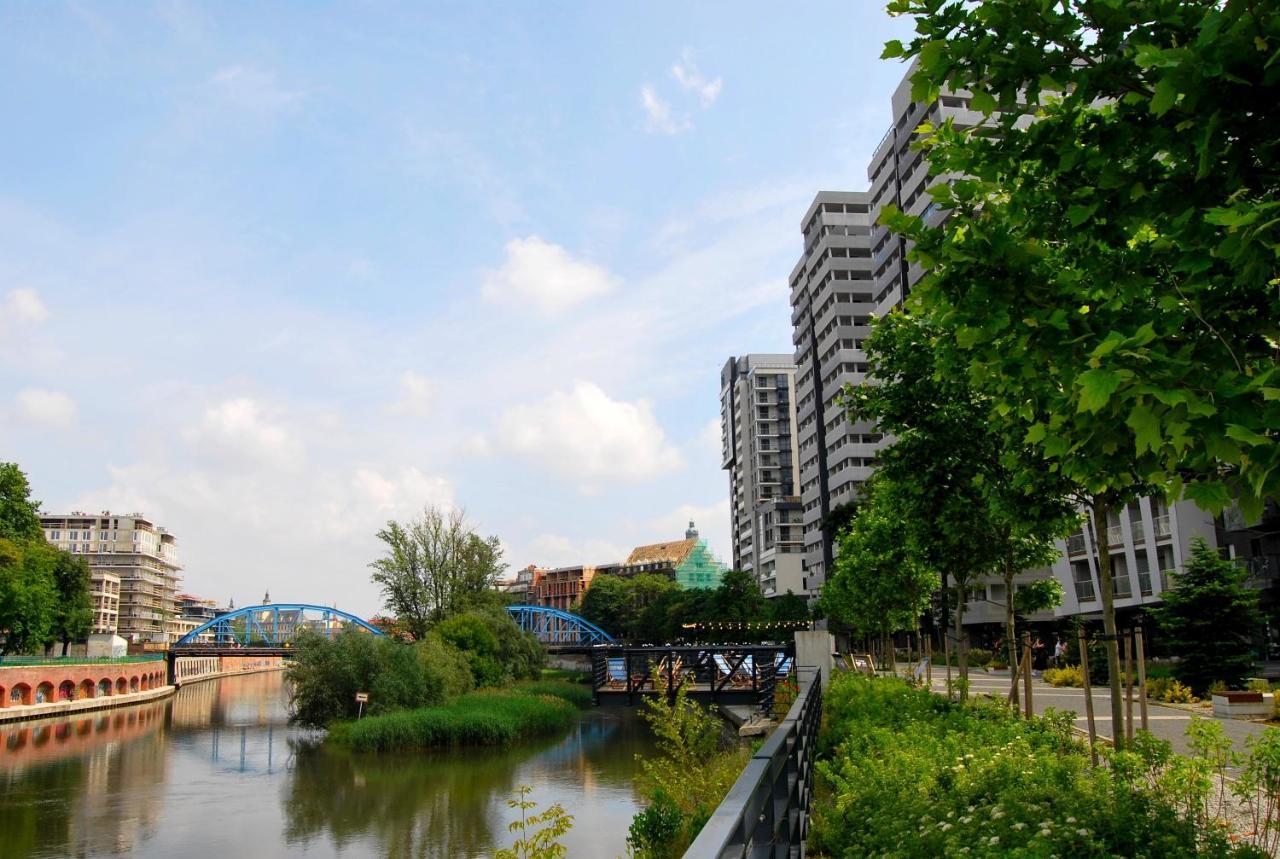 Apartment Two Towers Old Town Apartments-city Center-by The River-observation Terrance On The Roof-free Parking *